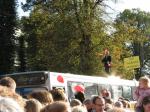 Demonstration på Rådhuspladsen<br>Århus Sporveje 408 fanget i menneskemængden