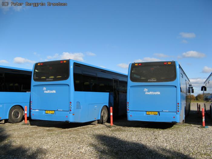 Syddjurs Busser XK95774 & XK95664, garagen i Hornslet