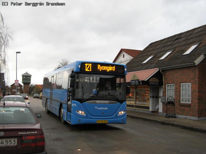 Arriva 2975, Jernbanegade, Ryomgård - Rute 121