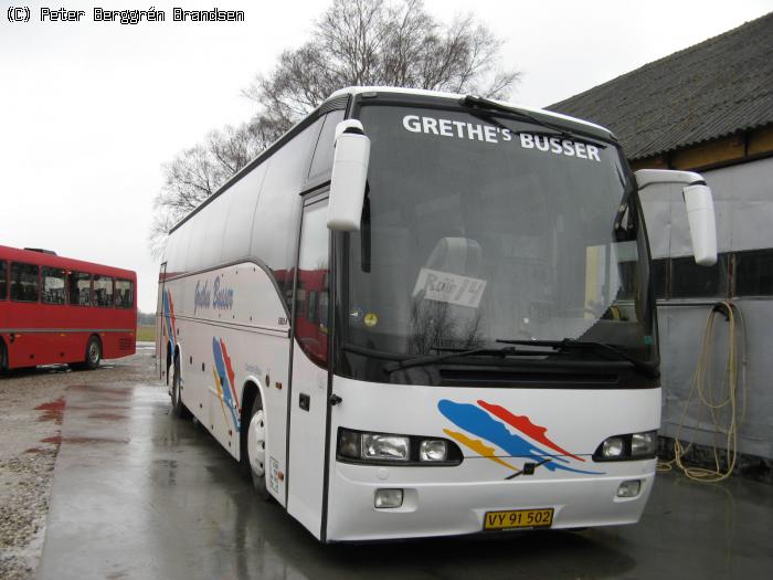 Grethes Busser VY91502, garagen i Vivild