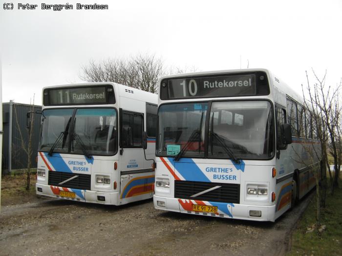 Grethes Busser NY93027 & RE91728, garagen i Vivild